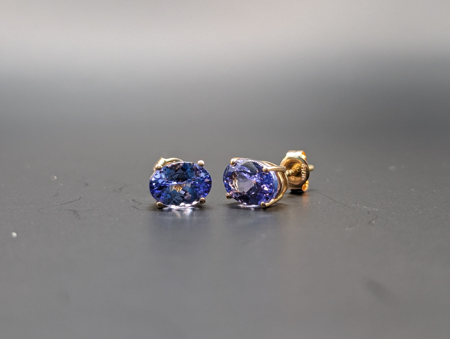 Natural Tanzanite Gemstone Ear Studs in Solid 18K Yellow Gold