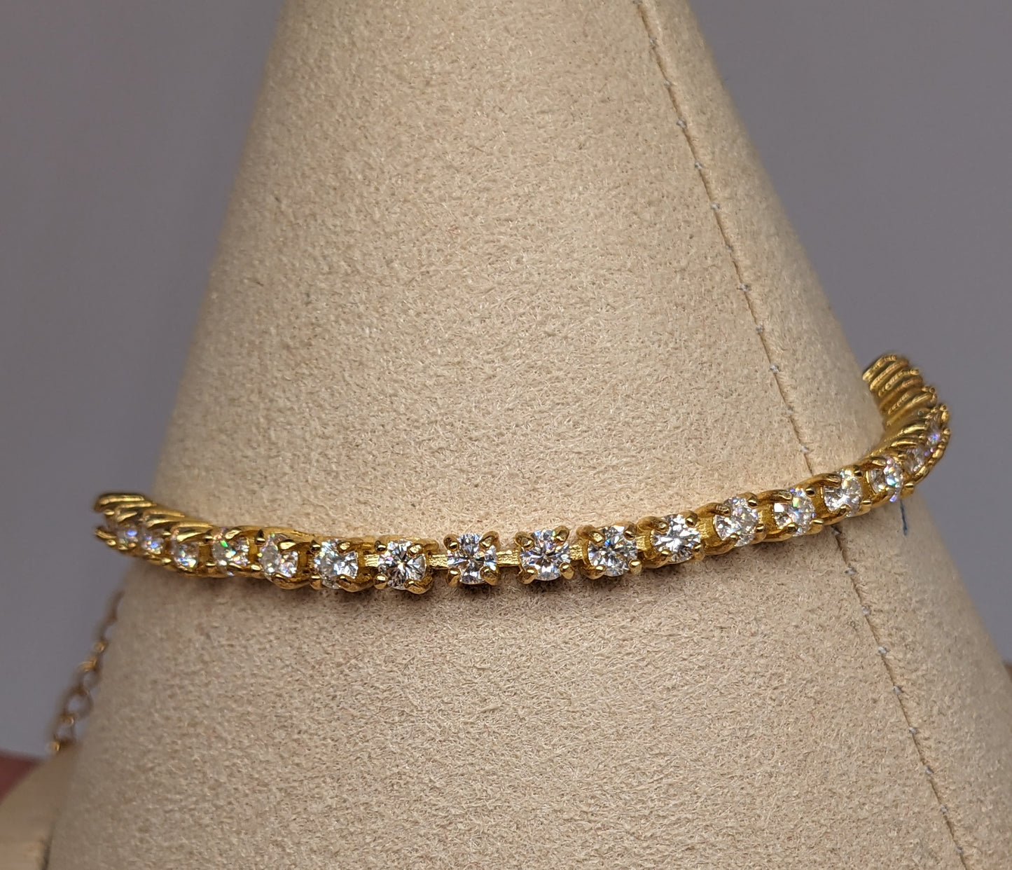 White Moissanite Tennis Link Chain Bracelet in S925 Gold Vermeil