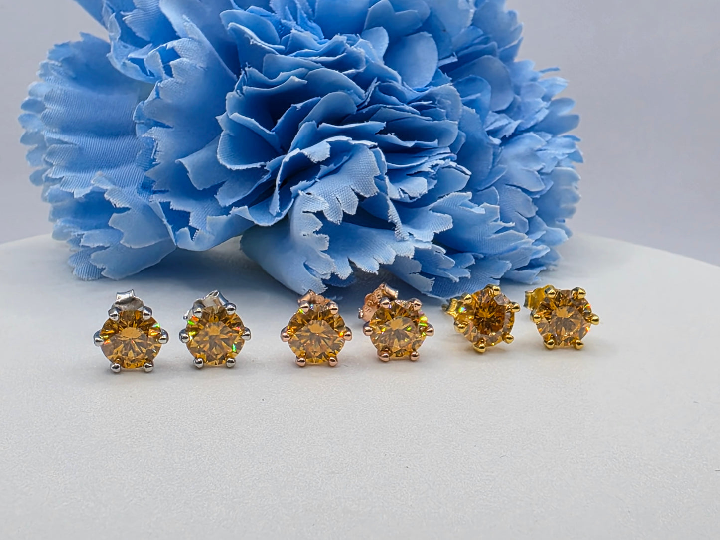 Classic 1 Carat 6 Prong Moissanite Studs