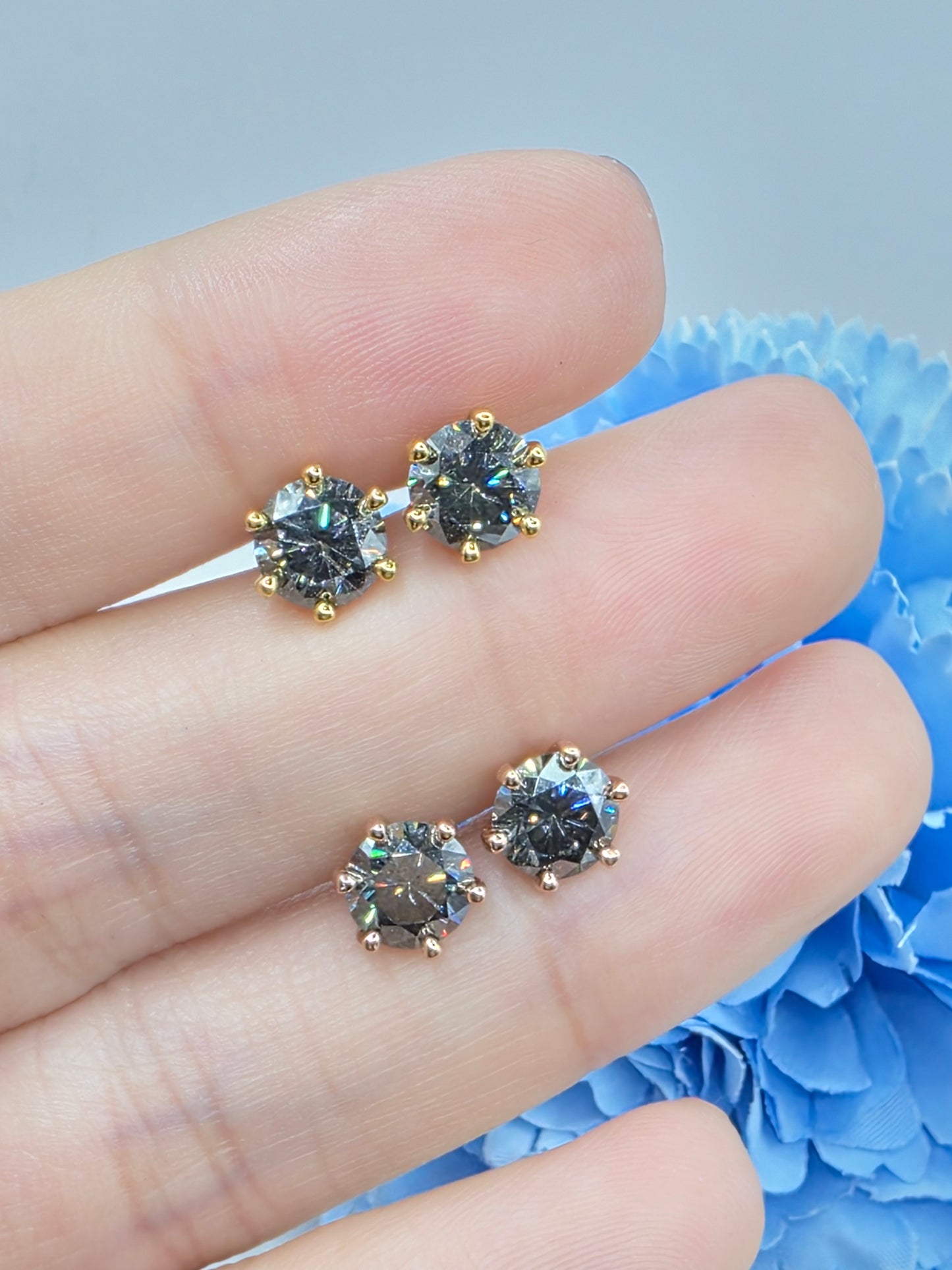 Classic 1 Carat 6 Prong Moissanite Studs