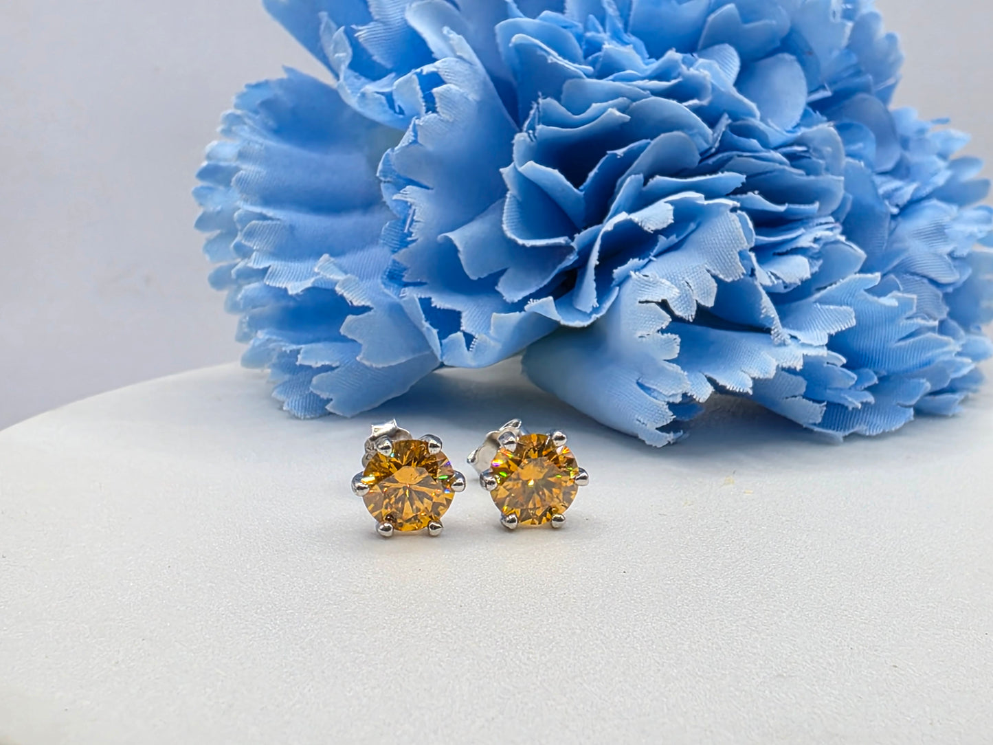 Classic 1 Carat 6 Prong Moissanite Studs