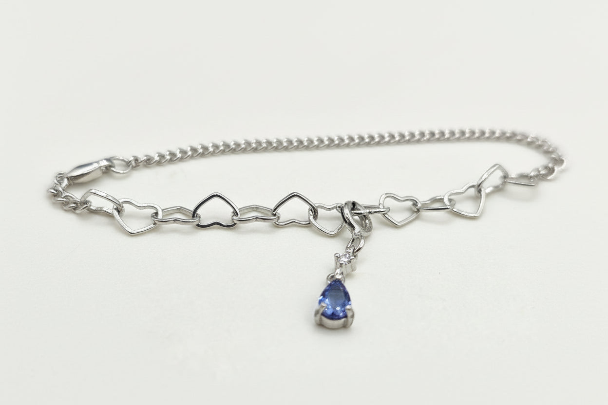 Full of Hearts Curb Chain Bracelet in S925 Silver