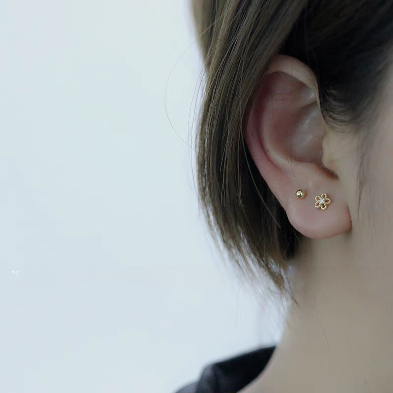 Simple Floral Screwback Ear Stud Gold Vermeil S925