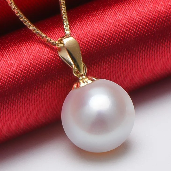 Fresh Water Cultured Pearl 18K Yellow Gold Pendant