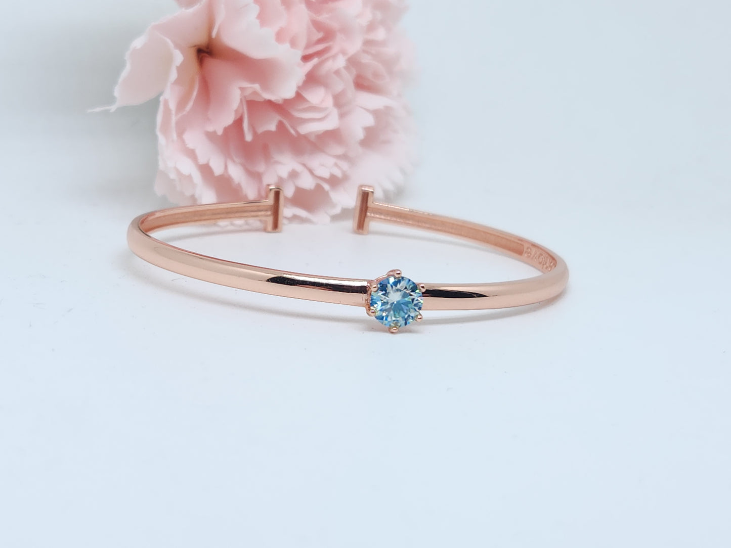 Zenlove 2 Way Bangle Blue Moissanite