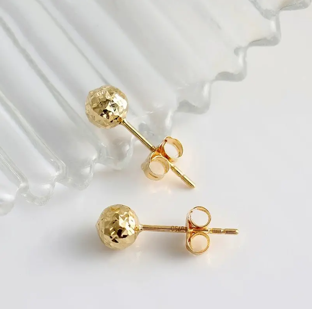 Shine Diamond Cut Round Bead Ball Ear Studs in Solid 18K AU750 Yellow Gold