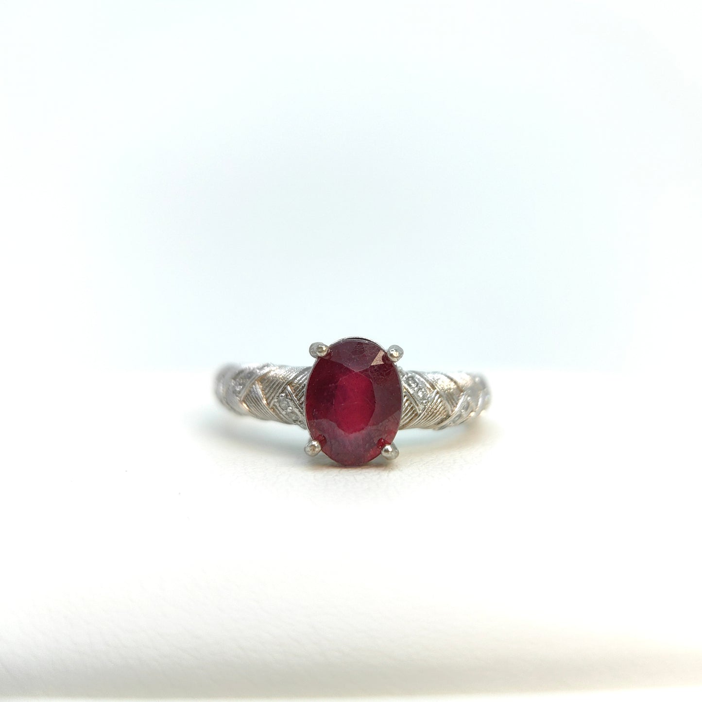 Red Ruby Oval Statement Ring in S925 Gold Vermeil
