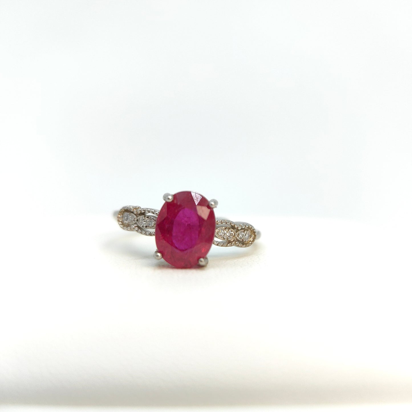 Red Ruby Oval Statement Ring in S925 Gold Vermeil