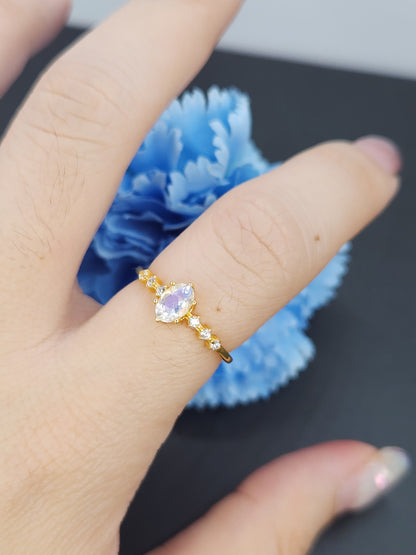 Moonstone Ring Yellow Gold