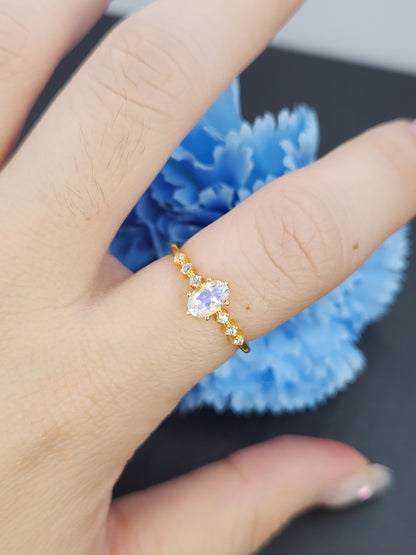 Moonstone Ring Yellow Gold