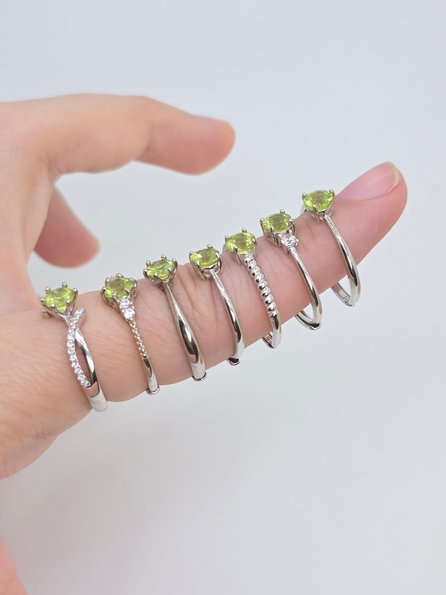 Natural Round 0.5 Carat Green Peridot Ring White Gold in S925 Demi Fine Ring