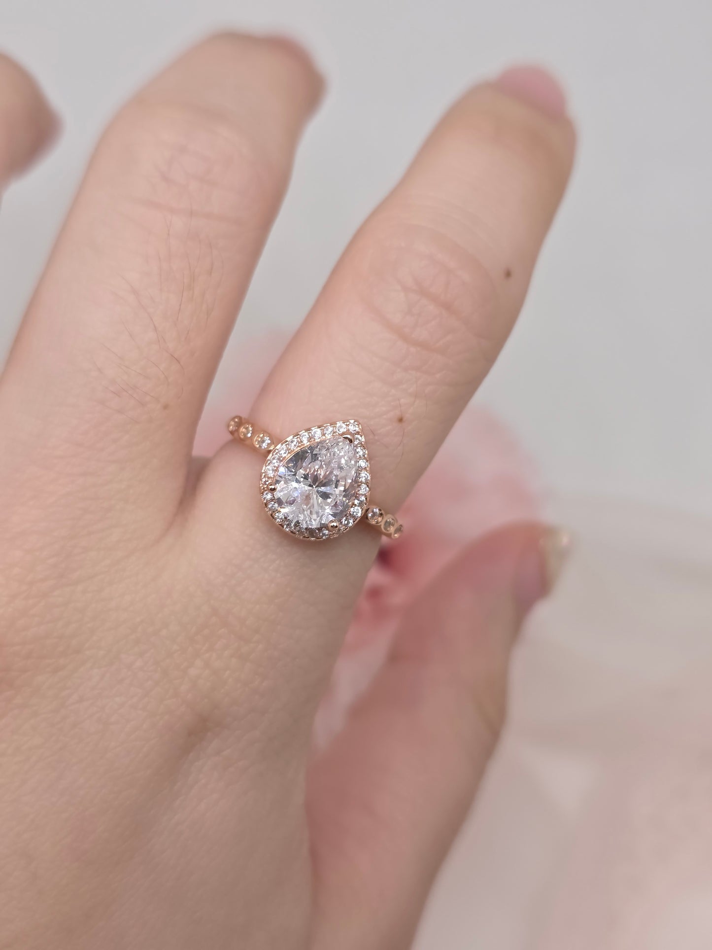 2 Carat teardrop diamond Simulant