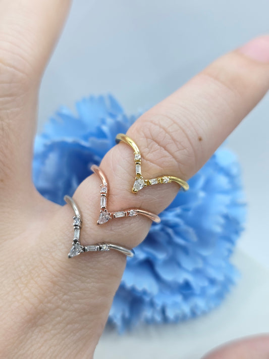 Ally Chervon V Stacker Ring