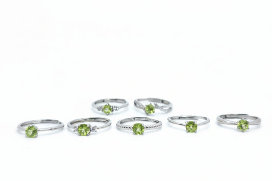 Natural Round 0.5 Carat Green Peridot Ring White Gold in S925 Demi Fine Ring