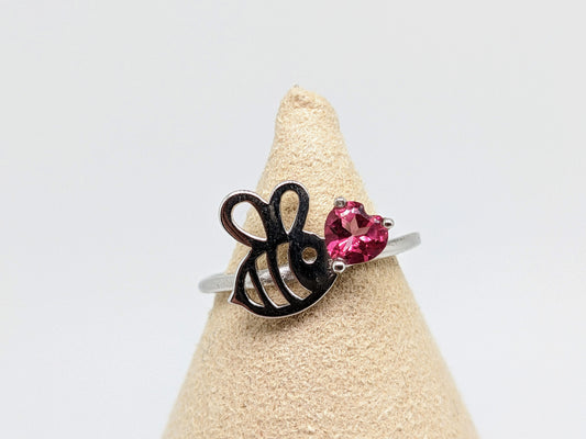 Bumble Bee Chasing Heart Gem Ring