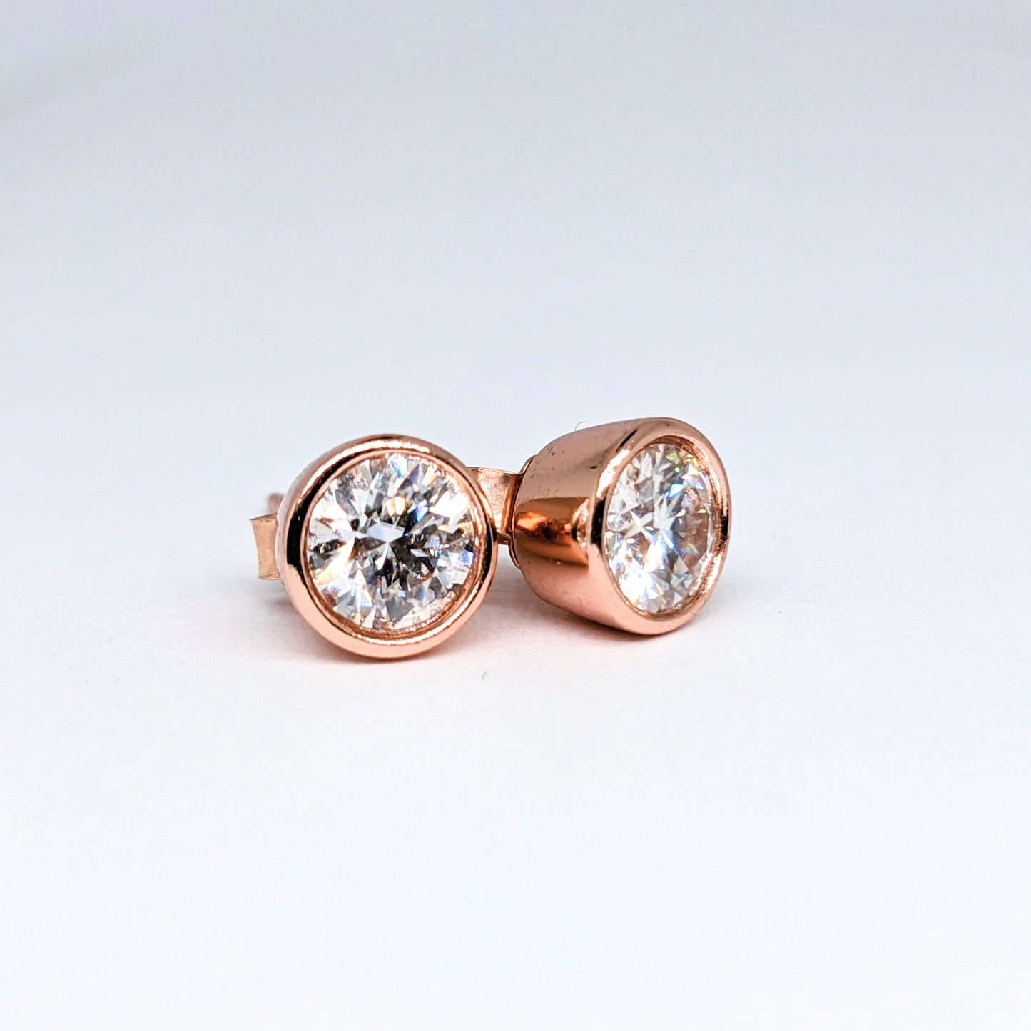 0.5ct/1ct White Moissanite Round Bezel Studs